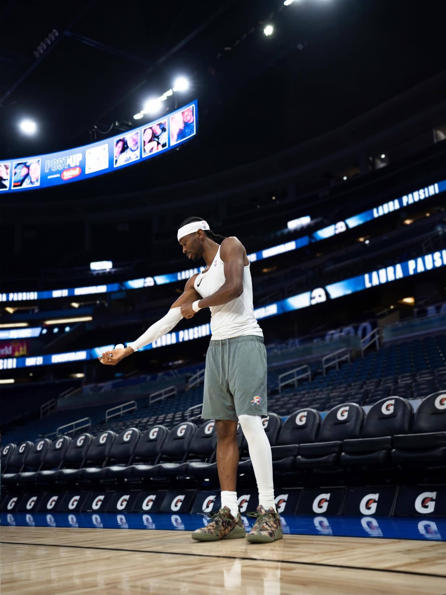 亚历山大这两天的上脚Shai 001，目前连续130场砍下20+，纪录还在延续S