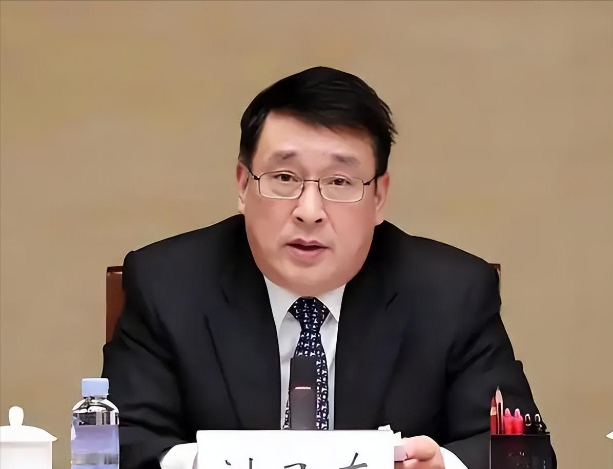 不要忙着打日本，中国应该去全国各地的武器仓库突击大检查，我相信不止一个刘卫东，要