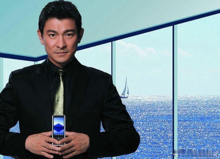 个人不太在意买的手机是谁代言的但是会关注，如果不是自己讨厌的类型一般不会影响！买