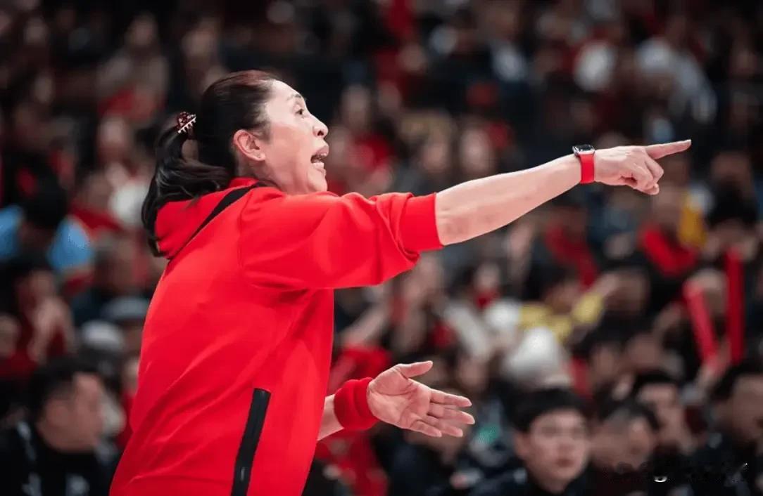 中国女篮主帅致歉：大过年打了一场很臭的球！

在今天下午进行的巴黎奥运会女篮资格