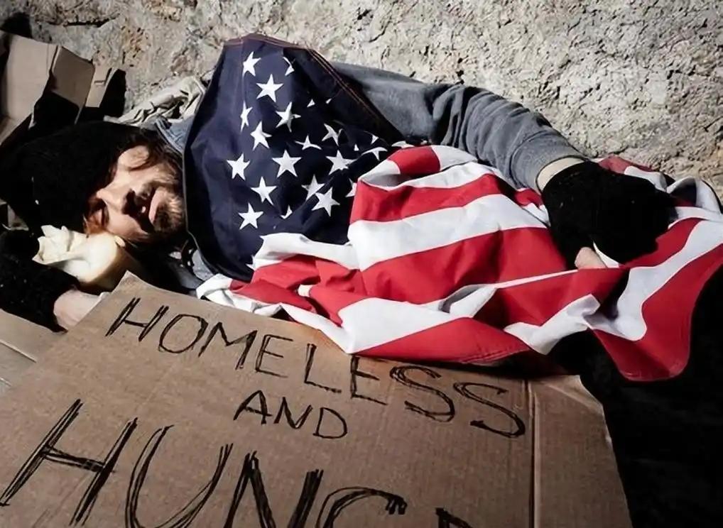 《积重难返：美利坚的困局》
“积重难返”四字，恰如一把解剖刀，划开美国社会的肌理