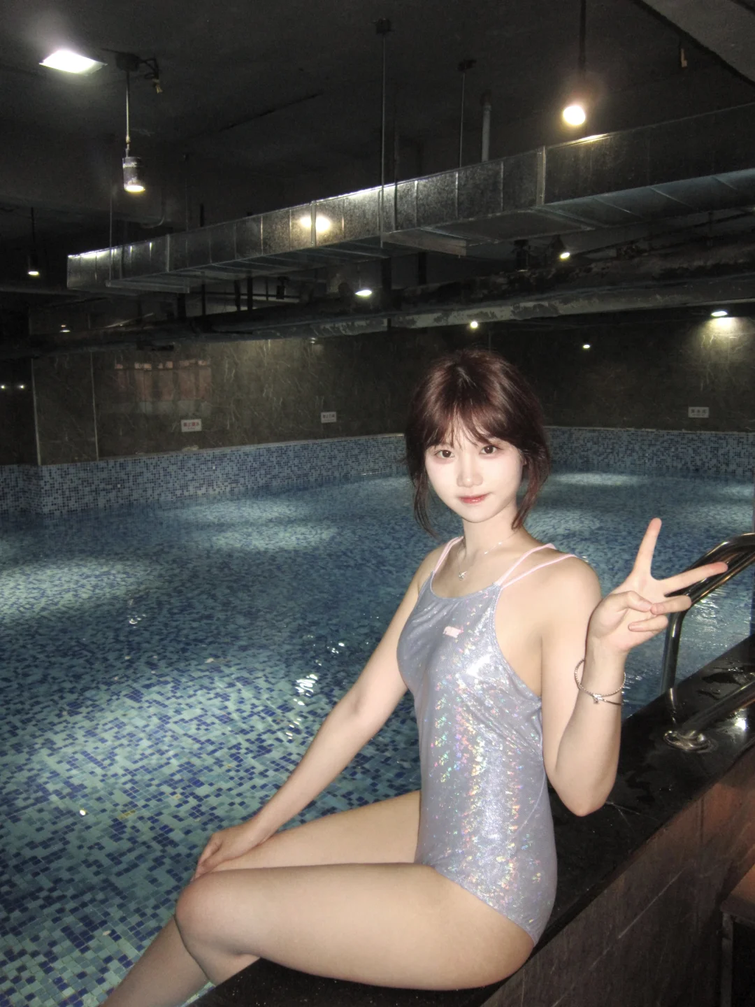 女大学生|保持身材的重点是饮食+健身