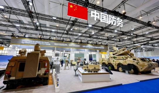 中国卖武器为啥比卖芯片还谨慎？不是产能跟不上，是防不住“二道贩子”！前脚签了保密