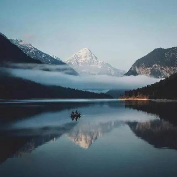 40岁以后职场还碌碌无为，别慌，这才是破局的开始
 
人到四十，好像突然就被贴上