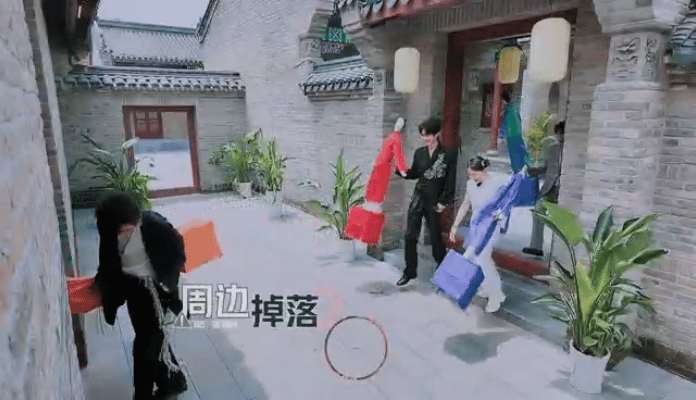 白宇i人是你们e人的玩具吧 白宇被e人同事玩得团团转，夸夸夸到头皮发麻，还要配合