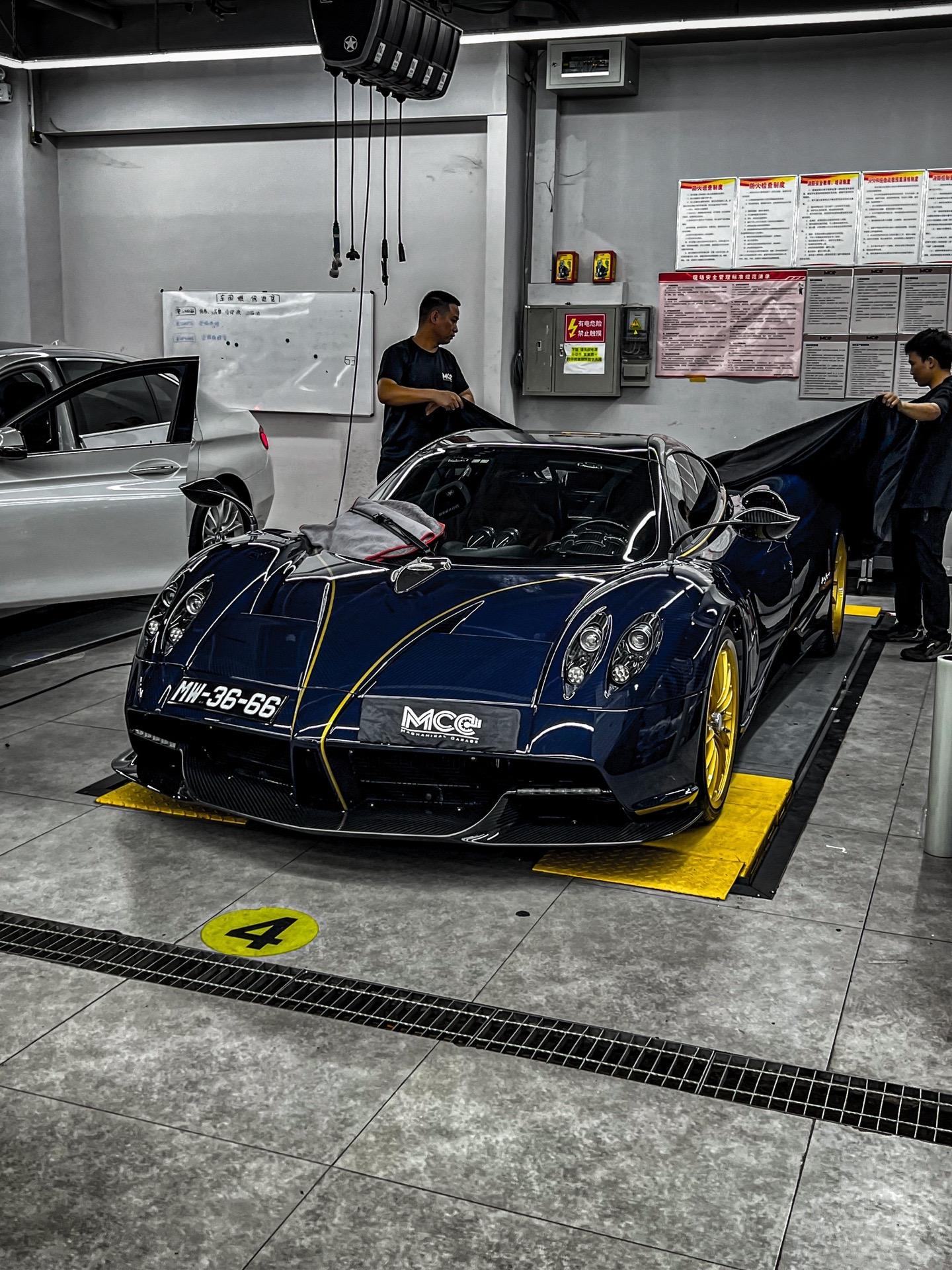 有幸拍到了深圳顶级大佬的蓝碳帕加尼huayra ，价值半个亿的神车，看...