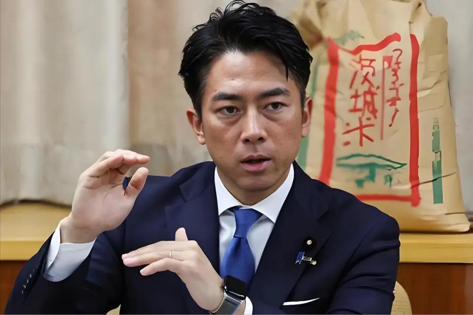 不习惯，日本持续喊话中国！ 就在昨天，日本自己的媒体发了一篇报道，说日本防卫相小