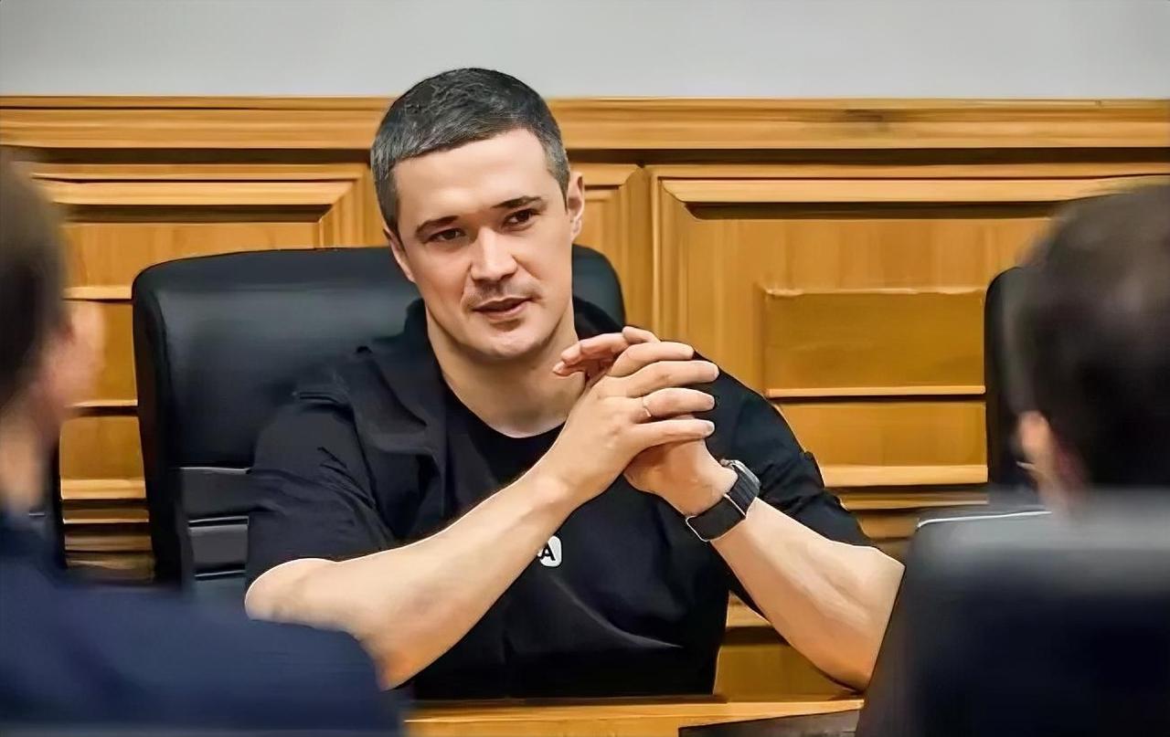 搞技术出身的乌克兰防长费多罗夫，就是不一样，有两把刷子。
​在他的主导之下，要求