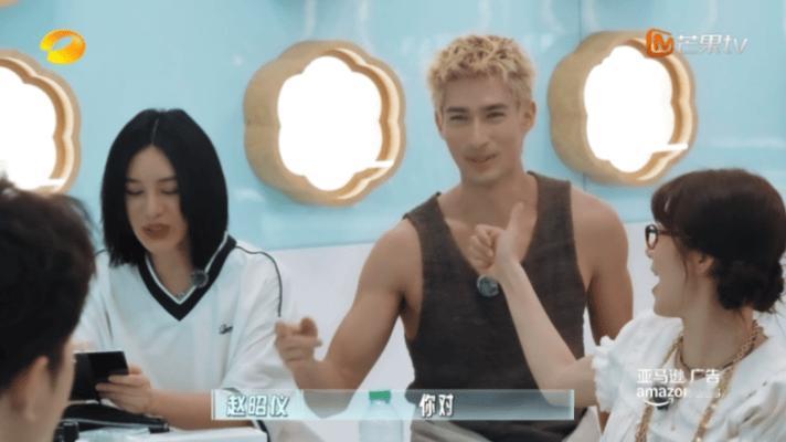 李佳琦有自己的教资保卫战李佳琦在伦敦开了个公开课李佳琦去伦敦不仅是带货，还是去开