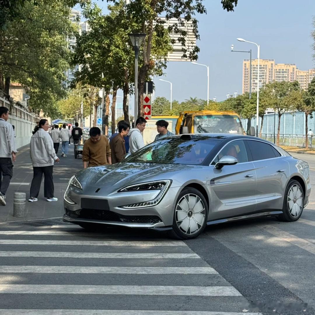 可以，很吸睛[二哈]在路上看到我也会说一句卧槽[思考] ​​​