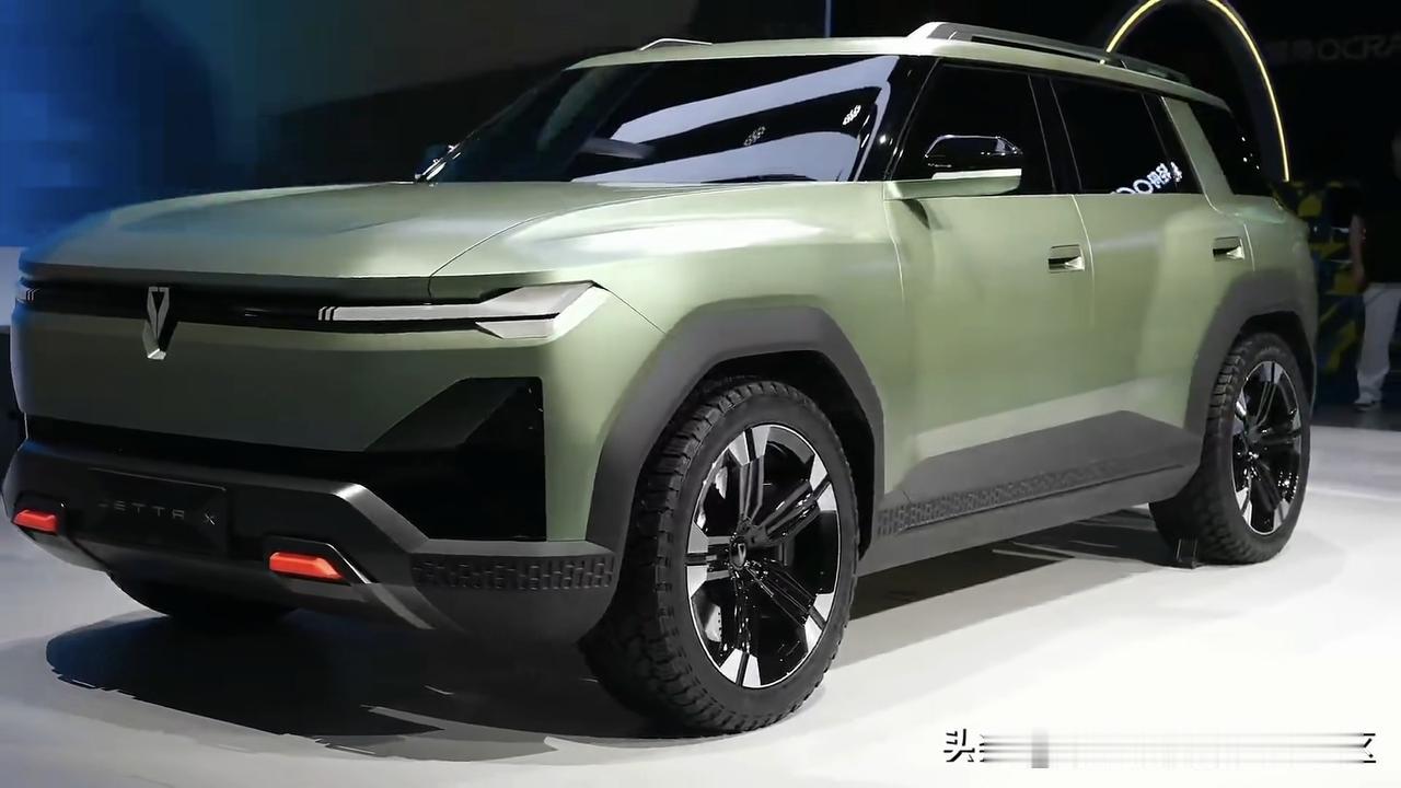 捷达展台：针对新能源车型设计了全新logo，JETTA X概念车首次亮相，这造型