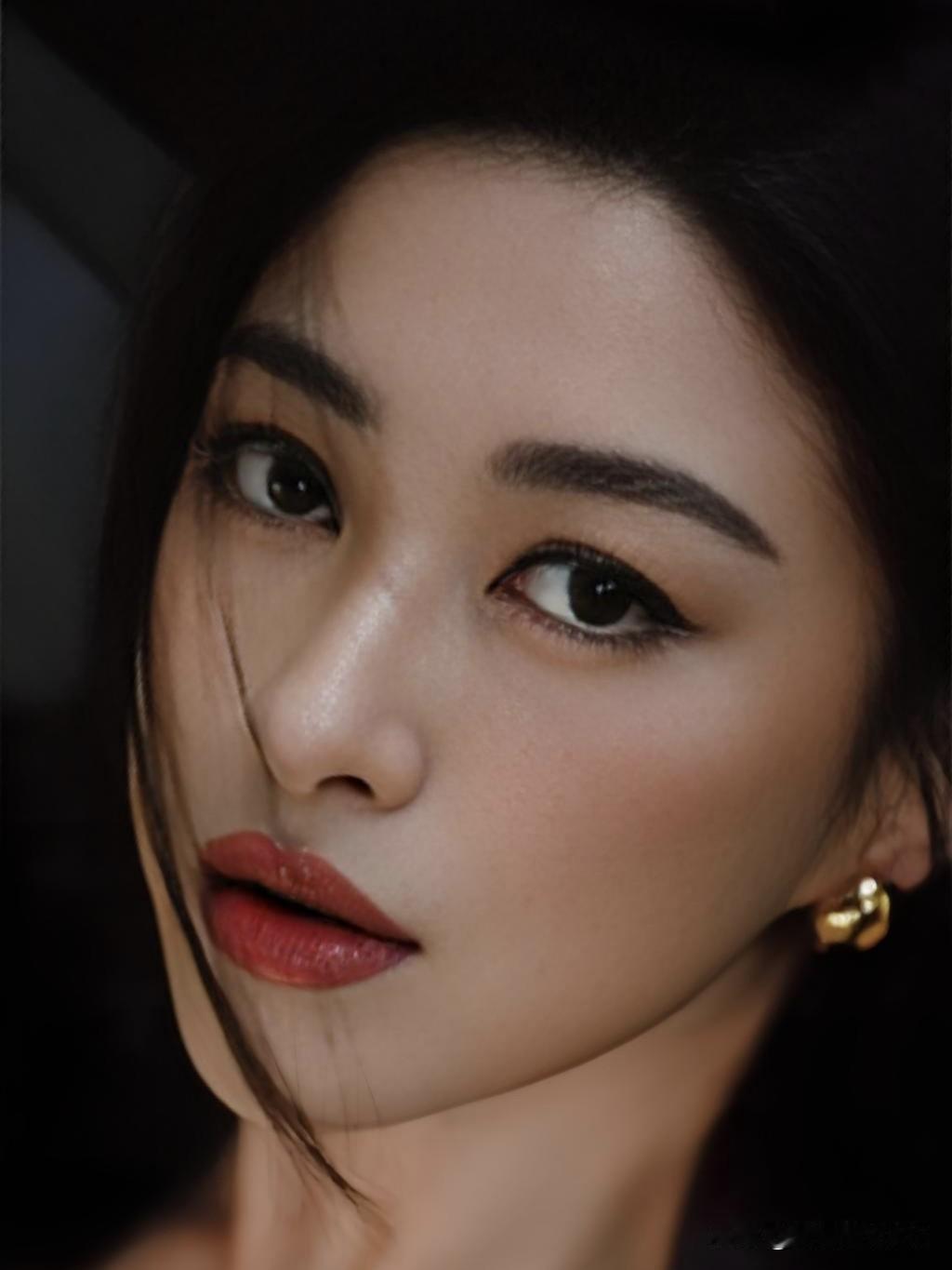 景甜：眉眼如画，气质如兰。从《大唐荣耀》到《司藤》，她以东方美人的温婉与坚韧，在