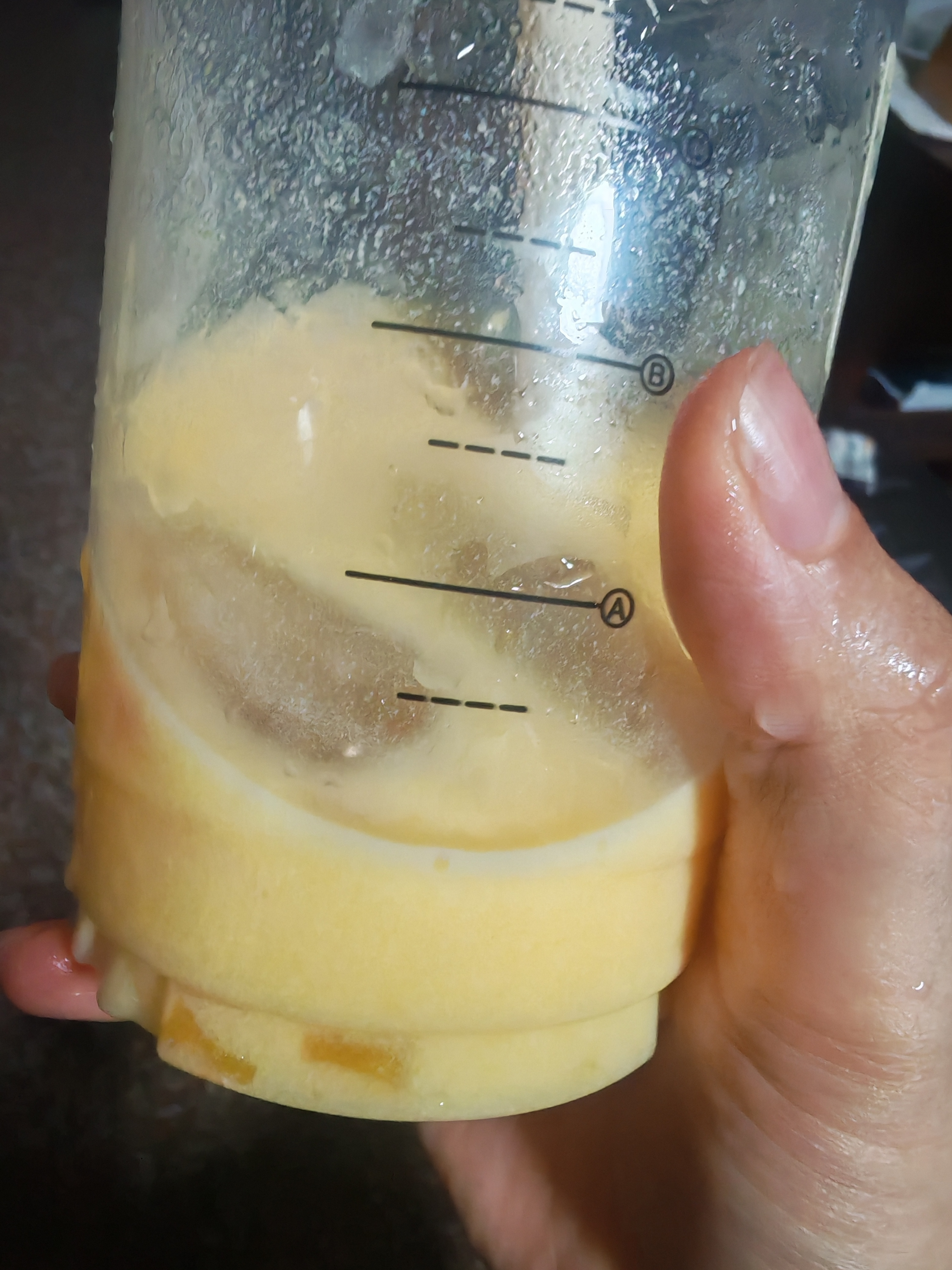 连锁奶茶店用果酱冒充鲜果被立案把库迪也看看这个杨枝甘露的芒果🥭吃起来味道太奇怪