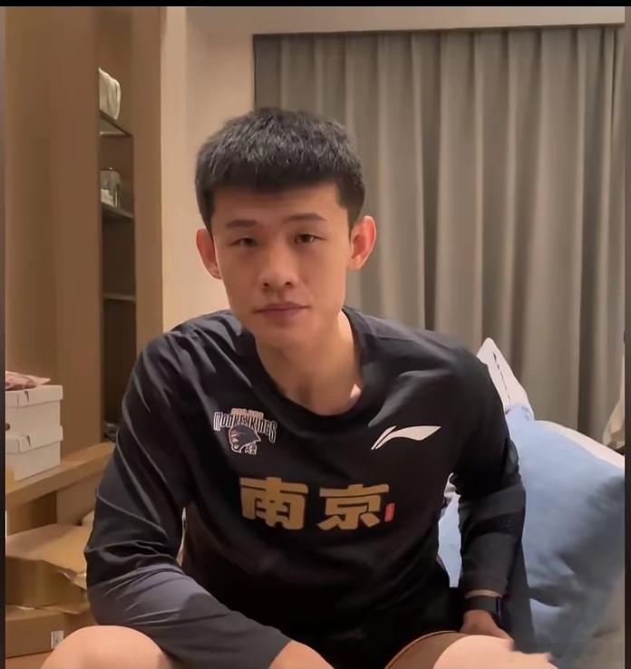 两年前辽篮、广州龙狮、南京同曦轰动联盟的三方交易，时至今日依旧被球迷持续复盘，如