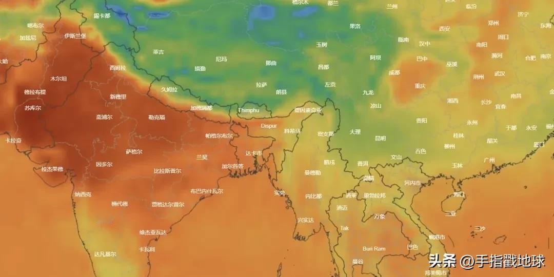 印度再度遭遇极端高温天气，局部地区的气温甚至可达50℃，跟印度相比，中国的四大火