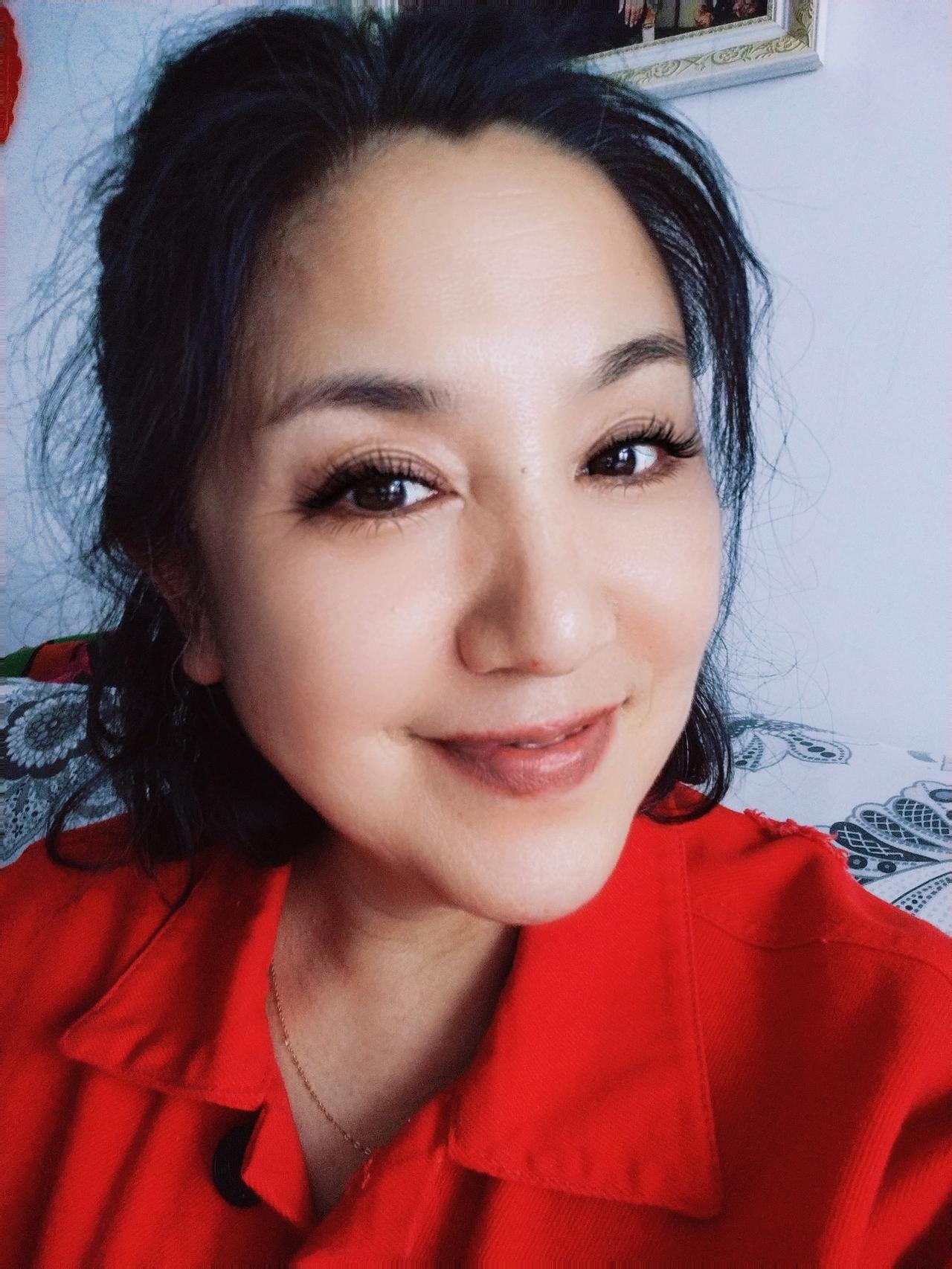 生日有感 温情满怀
 
清晨醒来，暖心祝福便接踵而至。同学、挚友、亲人、外甥女、