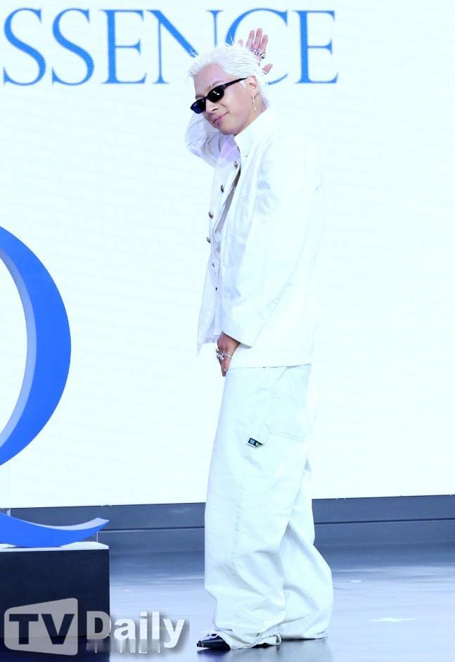 【naver综合】BIGBANG TAEYANG 正规四辑《QUINTESSEN