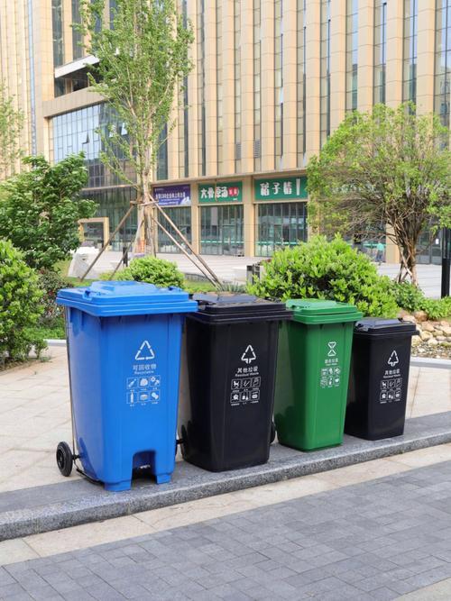 恶心死了，唉呀恶心死了，大家别喷我啊，实话实说！

“我把那个旧的手提淋浴蓬头扔