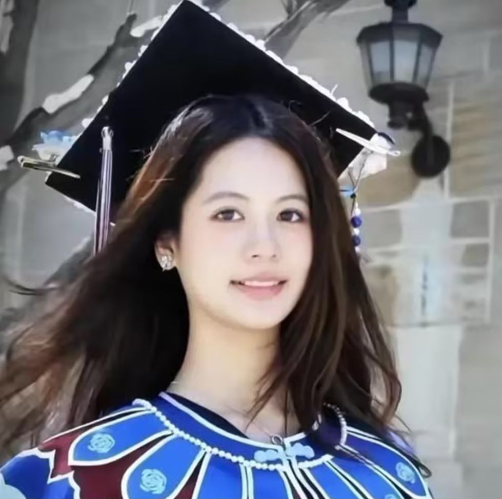 翁虹女儿人美更是理科学霸！入读顶尖大学，继承祖辈清华科研基因 