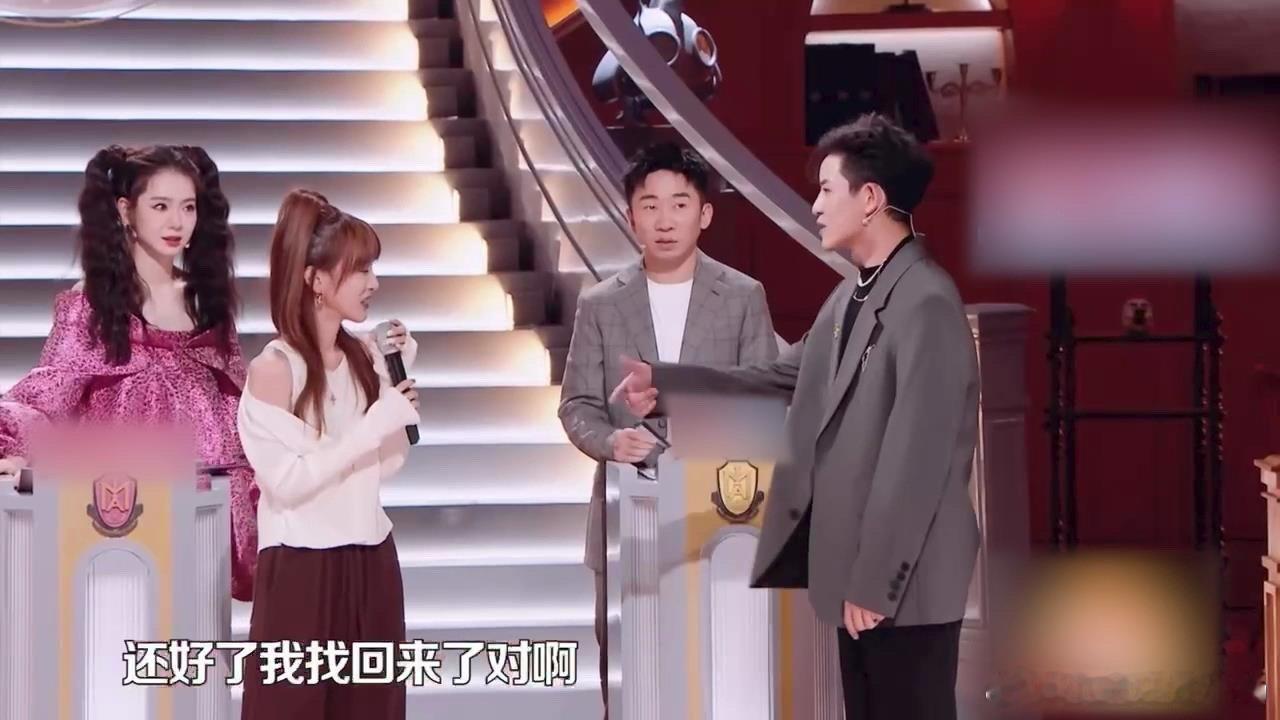 #敖犬的老婆还是薛之谦演过的那个# 敖犬真的领证啦！之前《火星情报局》里薛之谦演