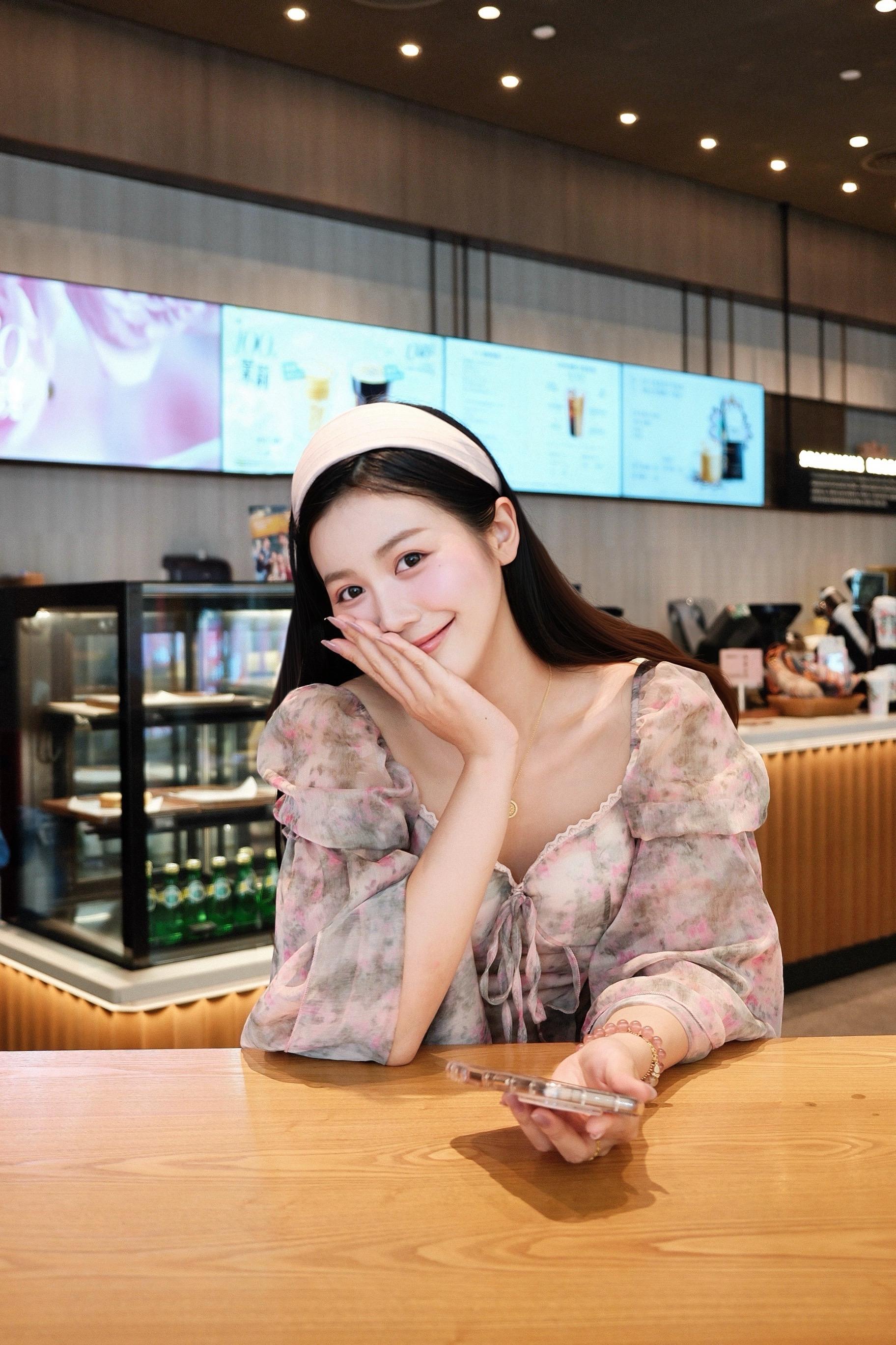 刺猬小姐 去做你觉得轻松开心的事情吧 人生那么长  祝你明媚自由 步履生花