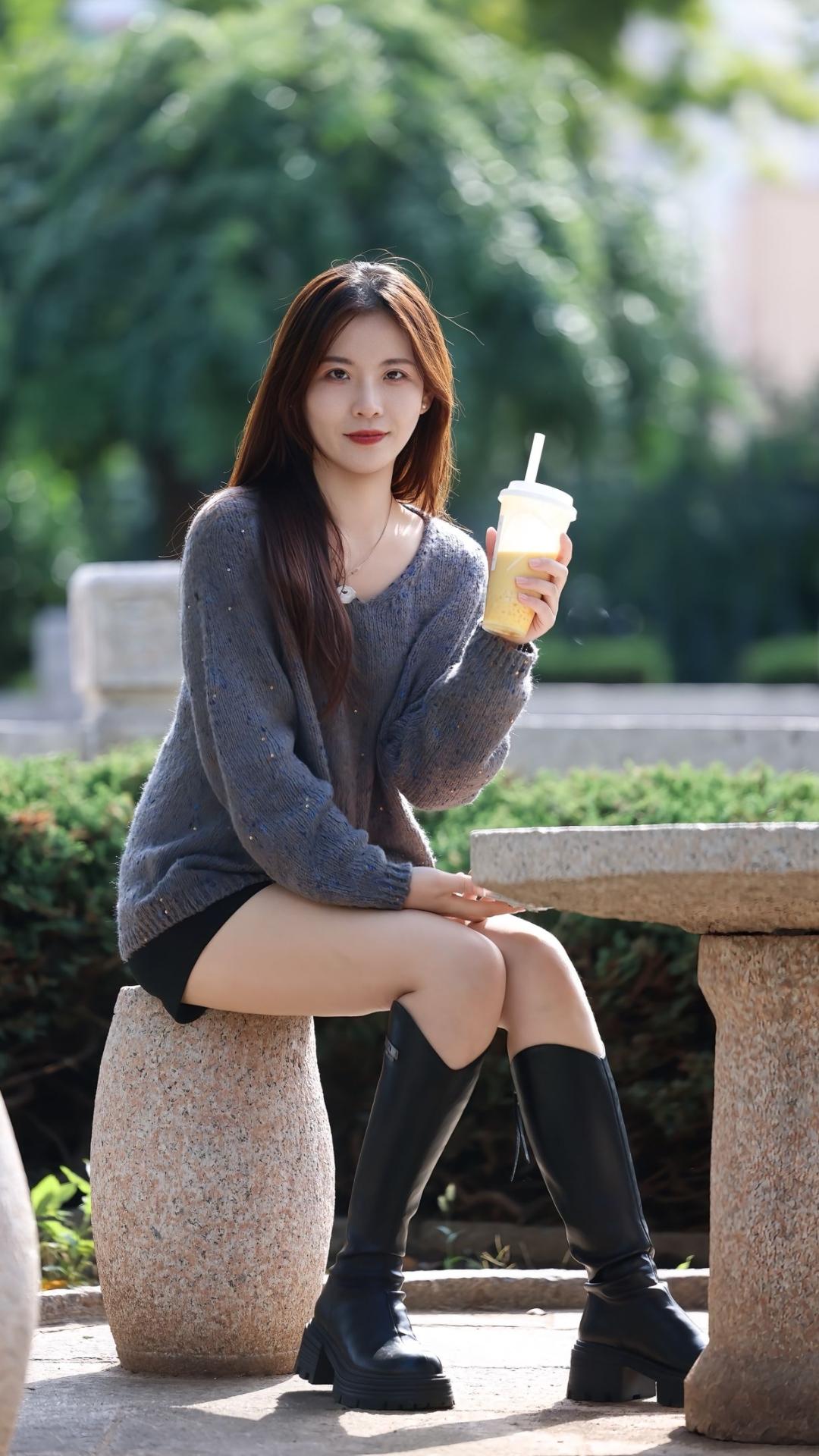 靠近光，成为光，温暖自己，照亮别人！分享一张最近随手拍的照片看过哪些惊艳时光的美