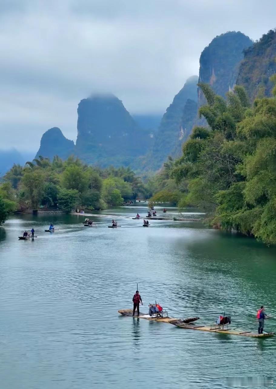 五一的桂林快忙成马六甲了桂林山水甲天下，河道和下饺子一样，自己逛不知道关于桂林的