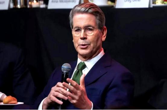 美国出来表态了！在上合组织峰会结束之际，美国财长贝森特表示，俄罗斯、中国和印度领