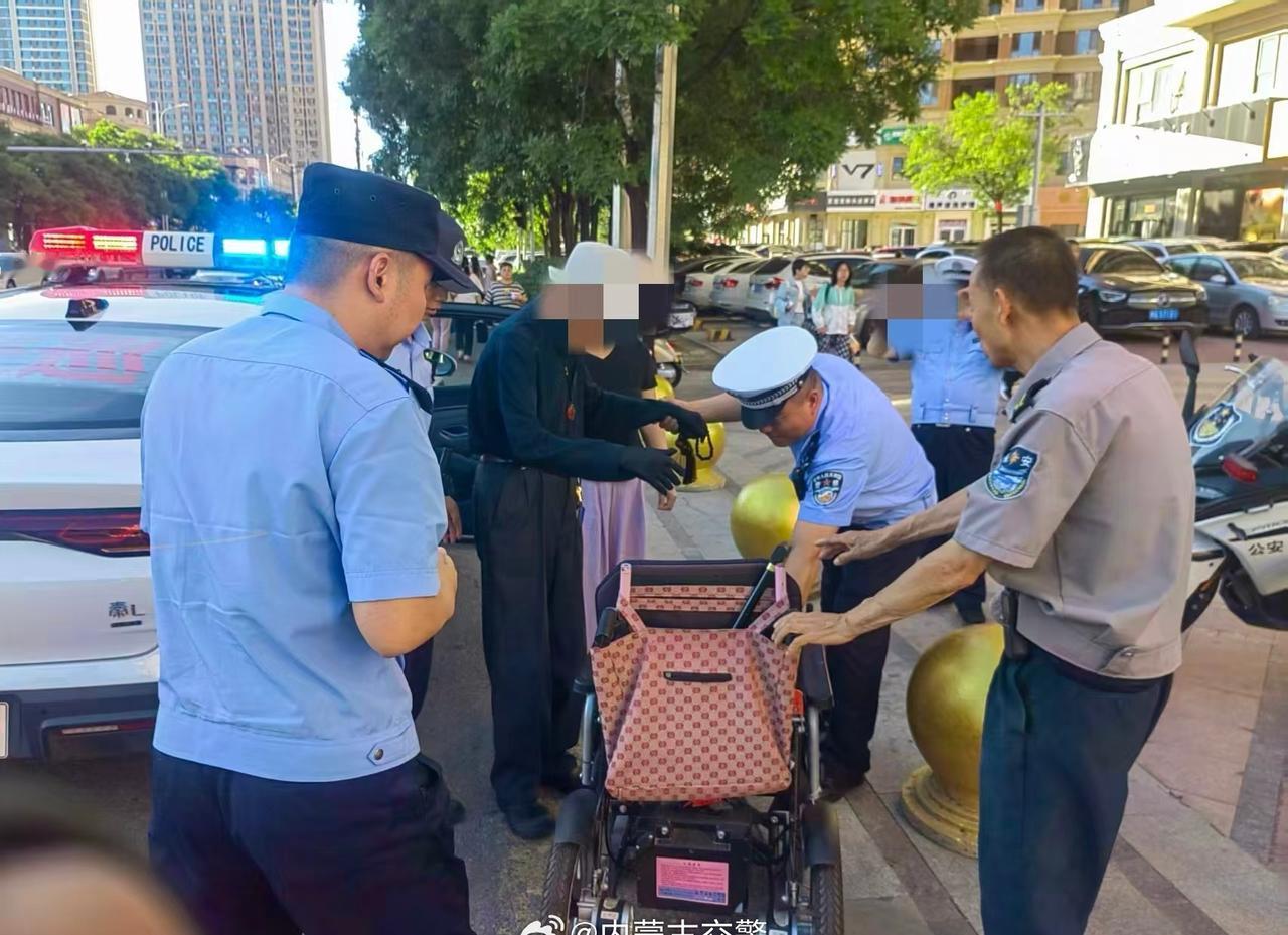 【交警暖心救助 老人平安归家】
2026 年 6 月 24 日下午，呼和浩特市公