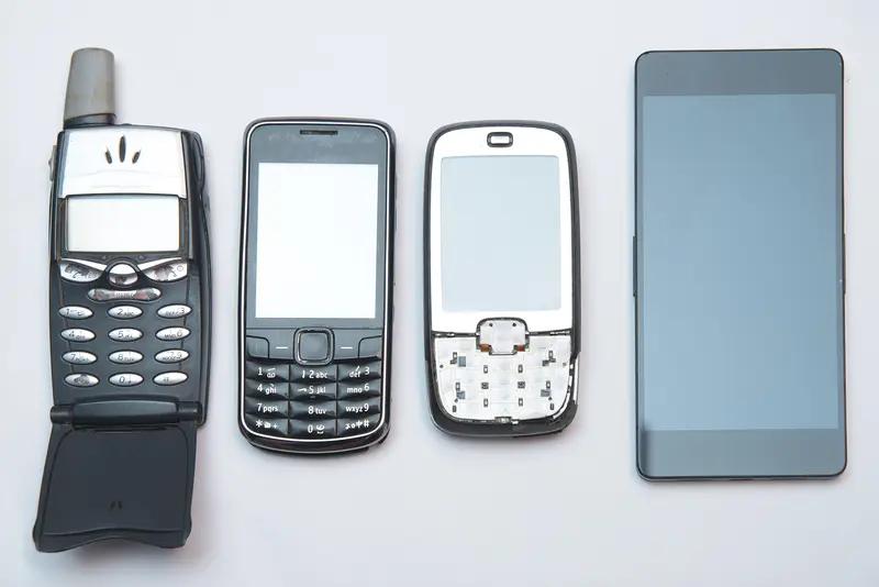 抽屉里的碎屏安卓机，身价翻10倍！AI带火拆机芯片，旧机秒变“电子金矿”

最近