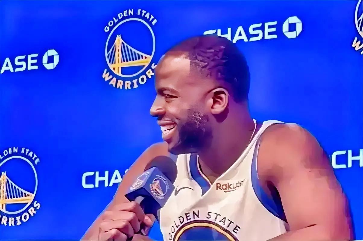 追梦-格林：我心目中的NBA历史最佳阵容是以下这五位球员！

控球后卫：斯蒂芬-
