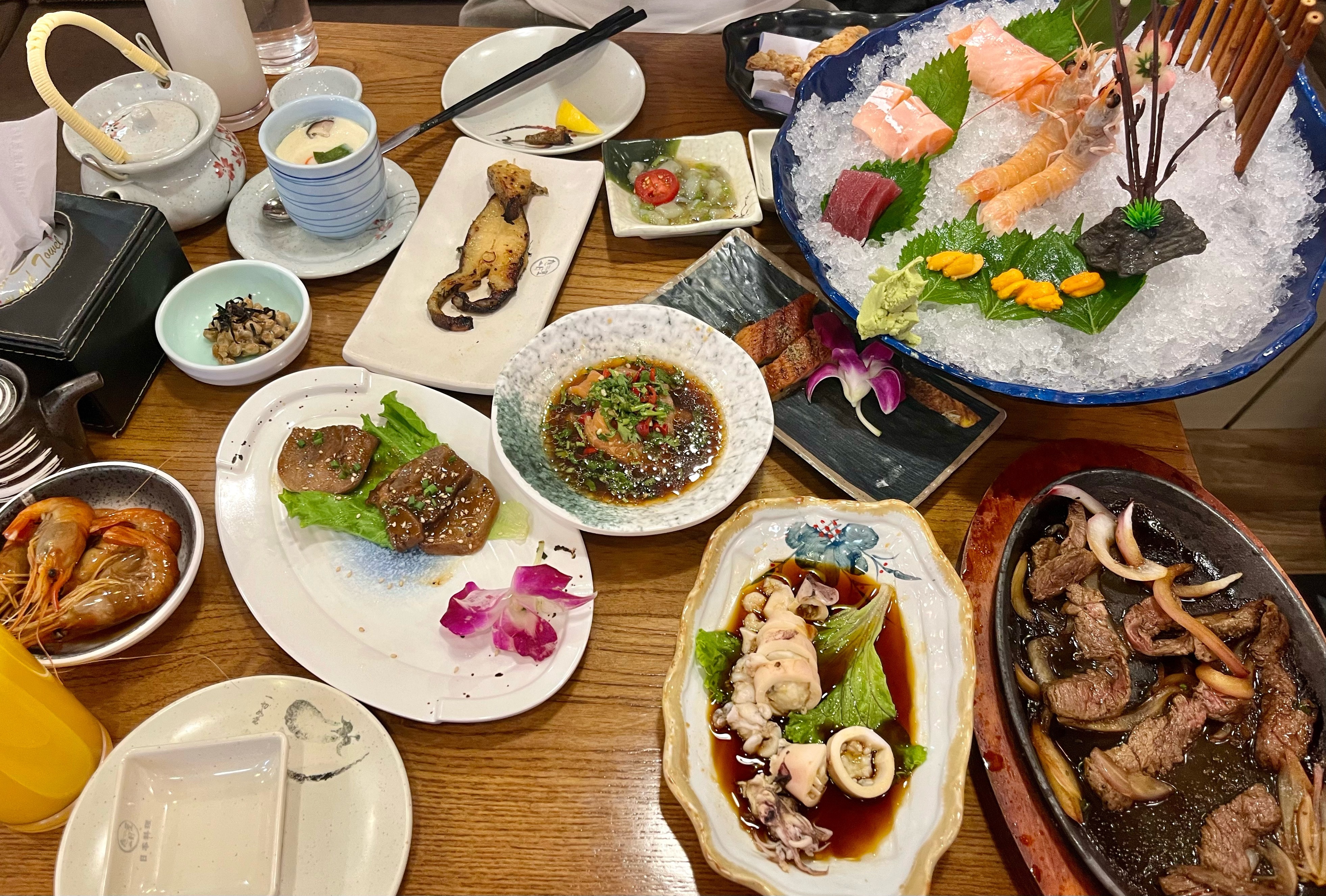 昨晚：难得有空来趟魔都 吃点好的吧于是定了人均298的自助（因为没约上新荣记P1