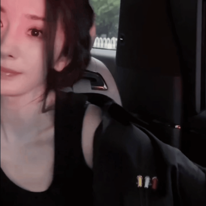 “噔噔～”这么可爱的小幂我一口一个[锦鲤附体] ​​​