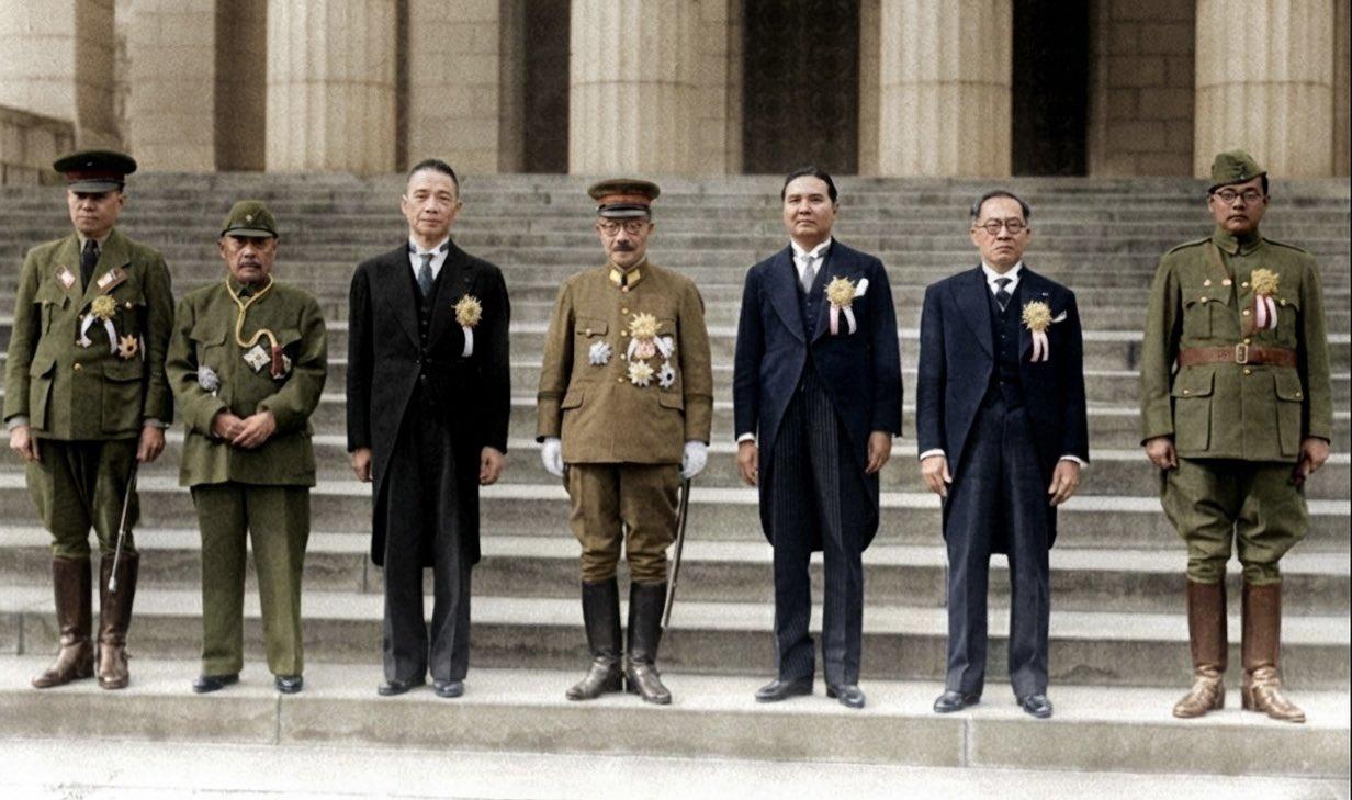 1943年东京的大东亚会议：

巴茂：日本占领期间的缅甸国家元首
张景惠：伪满洲