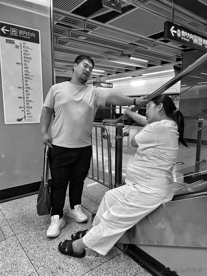 摄影人  街拍厦门：王鹭佳2026在路上？摄影人选择了人文纪实摄影，也就记录了生