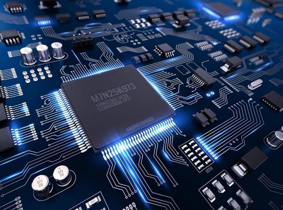 无奈，昨天和一个做了十几年电脑生意的朋友吃饭，他压低声音跟我说：“这波半导体涨价