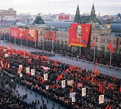 《1918年，列宁输了大选却没输江山，一名水兵仅仅用一句“我累了”，就让俄国唯一