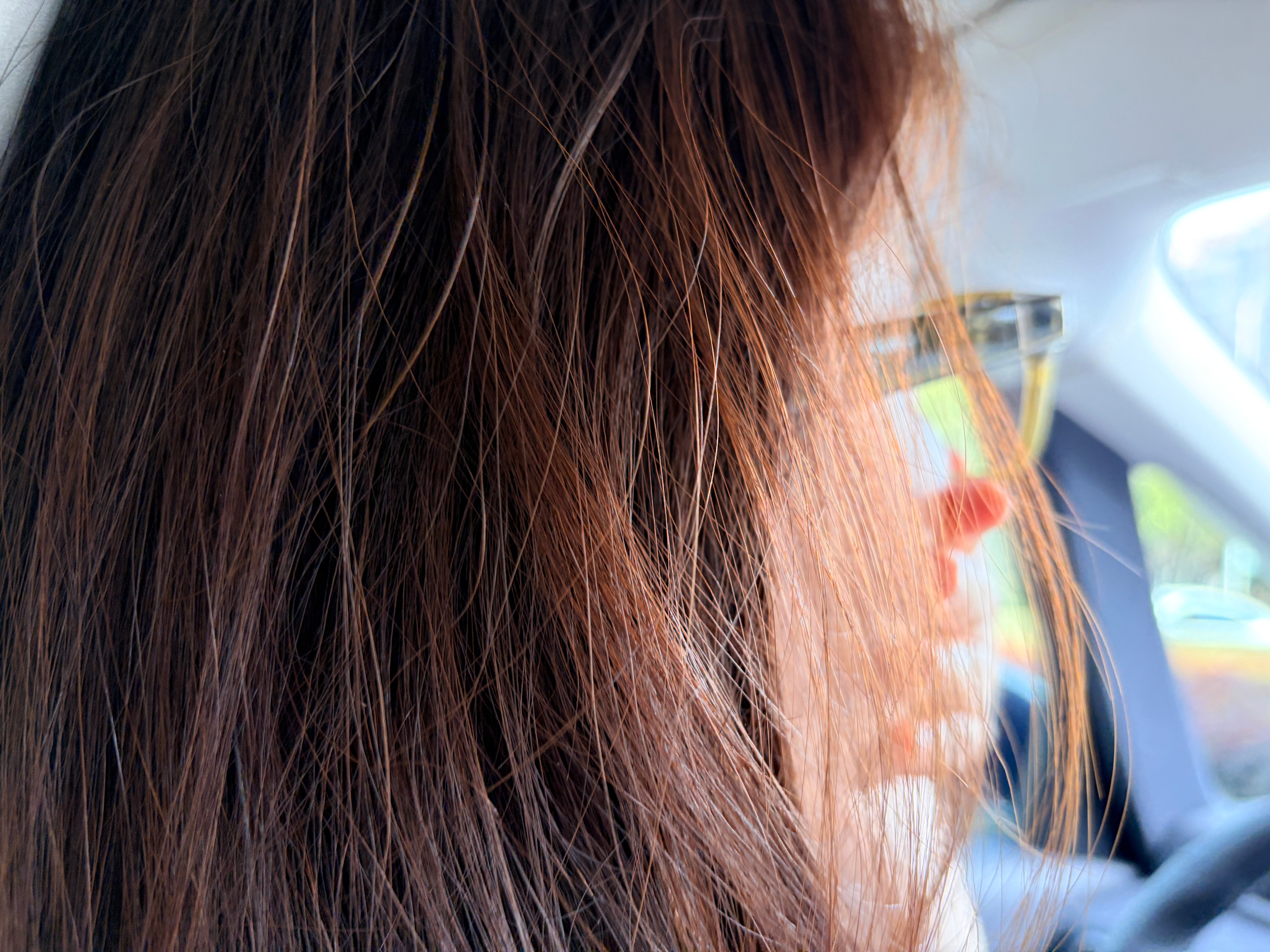 男哥几乎每天都带Livis眼镜，比我戴的还勤，问她为啥，她说：第一，最近胖不少，