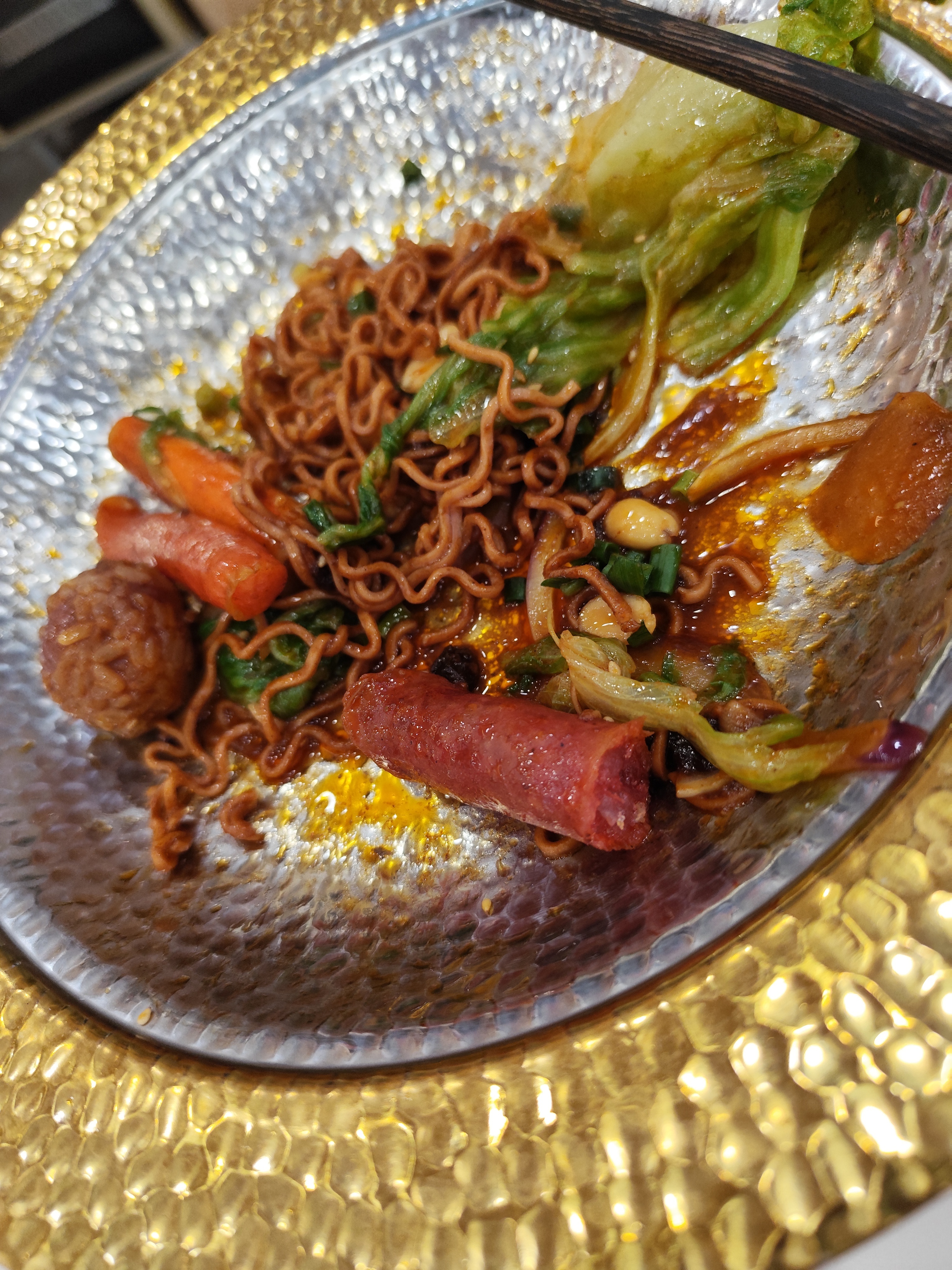 酱香锅真的吃腻了，每次都剩下，但是架不住孩子喜欢吃，我都是每次都妥协。 