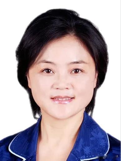 违反生活纪律，当了6年厅长的袁华被“双开”，官大人美，履历更是漂亮！

刚刚，权