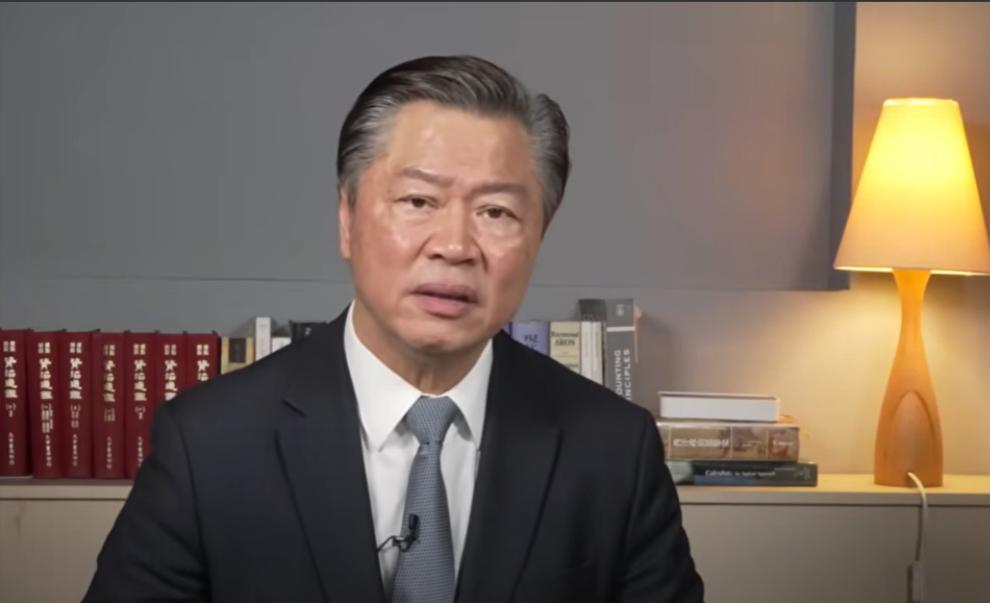 赖岳谦教授的确遇到麻烦了。因长期为两岸和平统一发声，被民进党打压，目前赖教授不仅