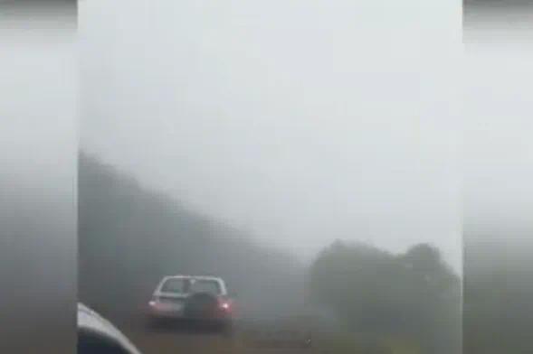 伊朗总统直升机搜救现场的大雾……PS：当天总统一行共有三架直升机，另外两架已经抵