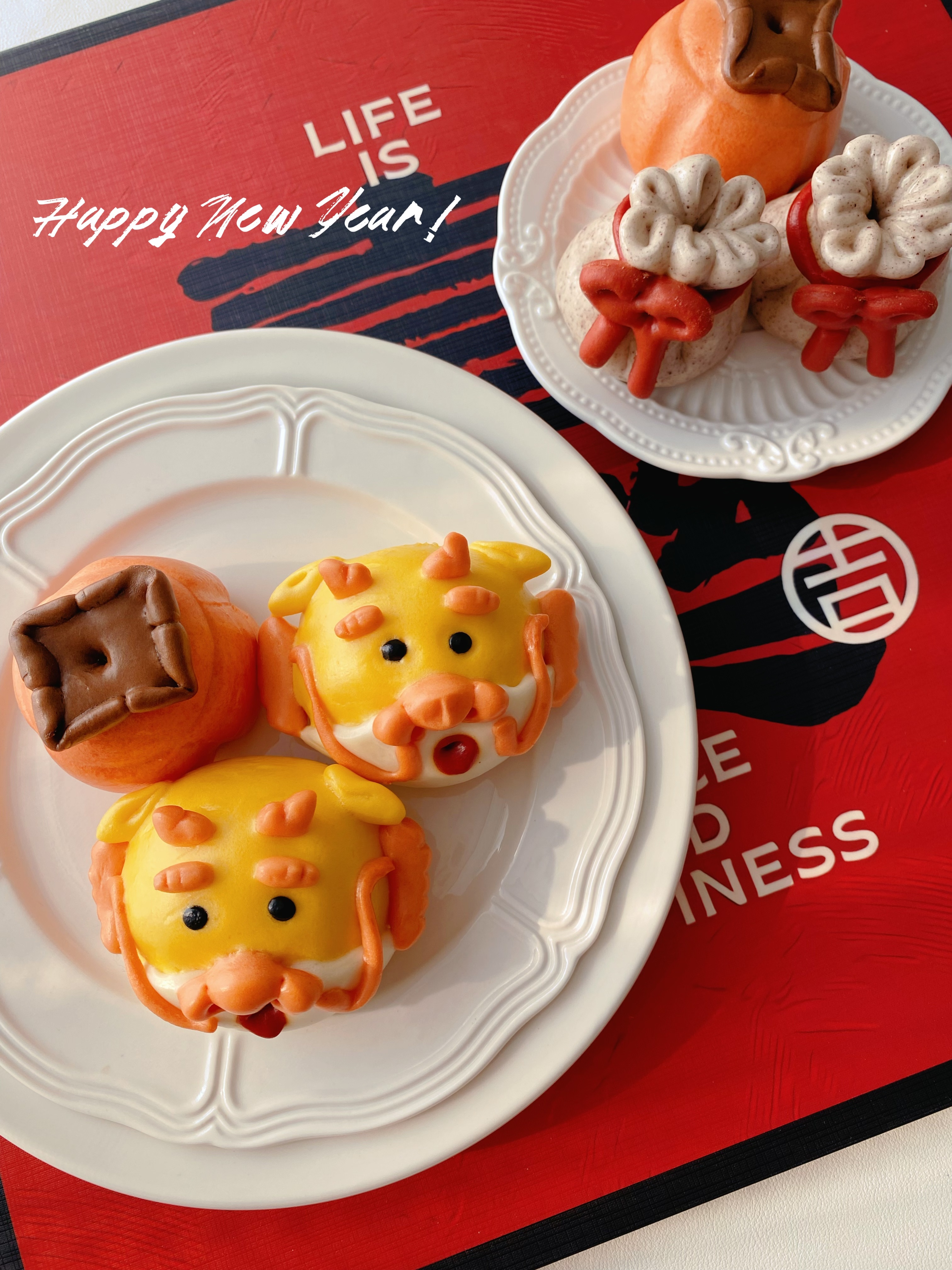 过年了过年了～新春美食氛围组上线，吉祥喜庆的花式馒头做起来！快来看看#我家的显眼