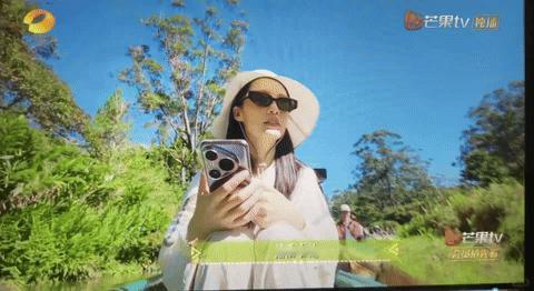 花少播了这么久，最经不起回放的，往往是一些当时没人在意的小插曲。

有人把第一季