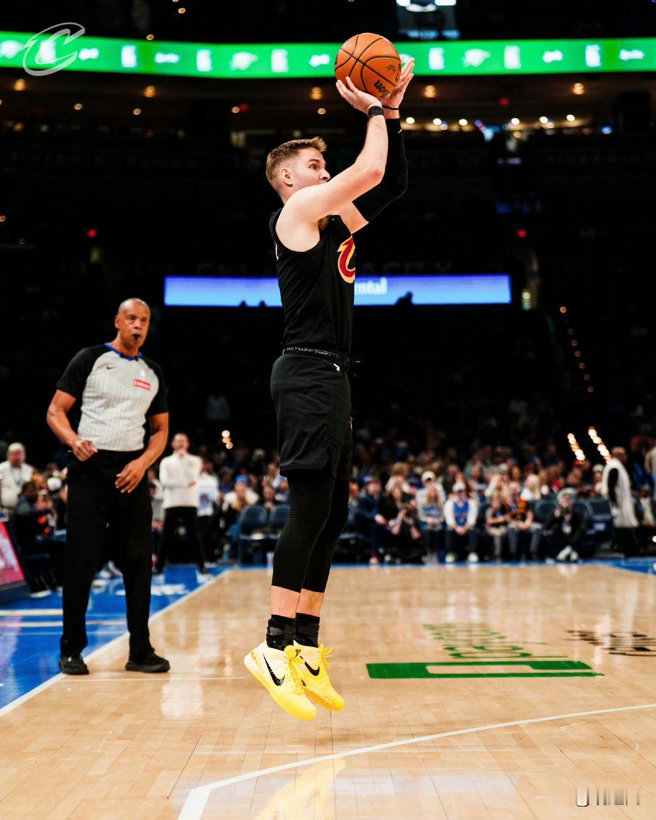 骑士vs雷霆 下半场开场｜绝境反击炸场！

换篮筐真的开光了，那个男人梅里尔杀疯