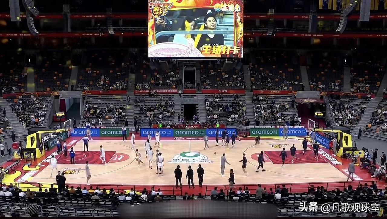 都怪辽宁！广东队主场上座率低与上一轮输辽宁有很大关系的，球迷的热情被打散了，主场