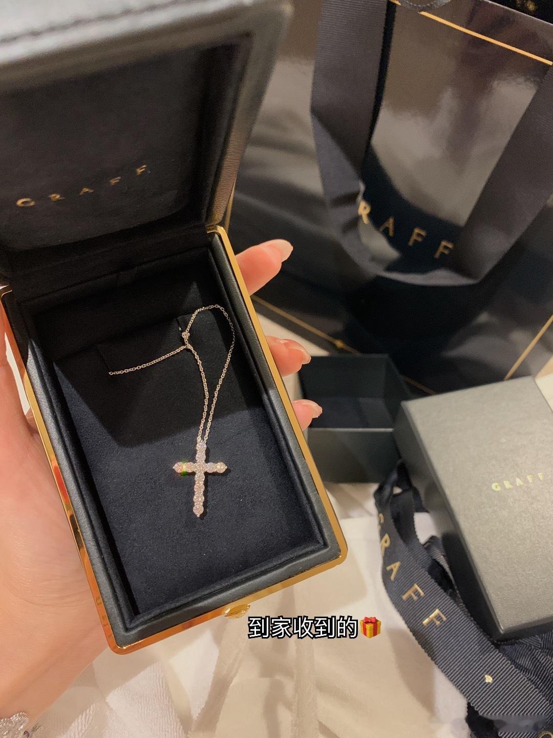 球球昨天来杭州咯 一个从学校到工作看到我成长的老粉哈哈哈哈 其实大家应该都对她不