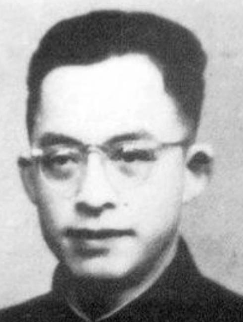 1949年4月，被俘的国军副师长要求见周恩来或董必武，看管的战士听到后还以为他吹