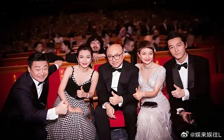 马伊琍和三位影帝的这张合影真是绝了，一颦一笑都是世纪名画，就连旁边的影后李冰冰都