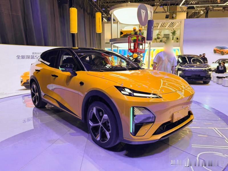 。长期以来，华为高阶智驾一直是30万级高端车专属，普通家庭难以触及。此次深蓝与华